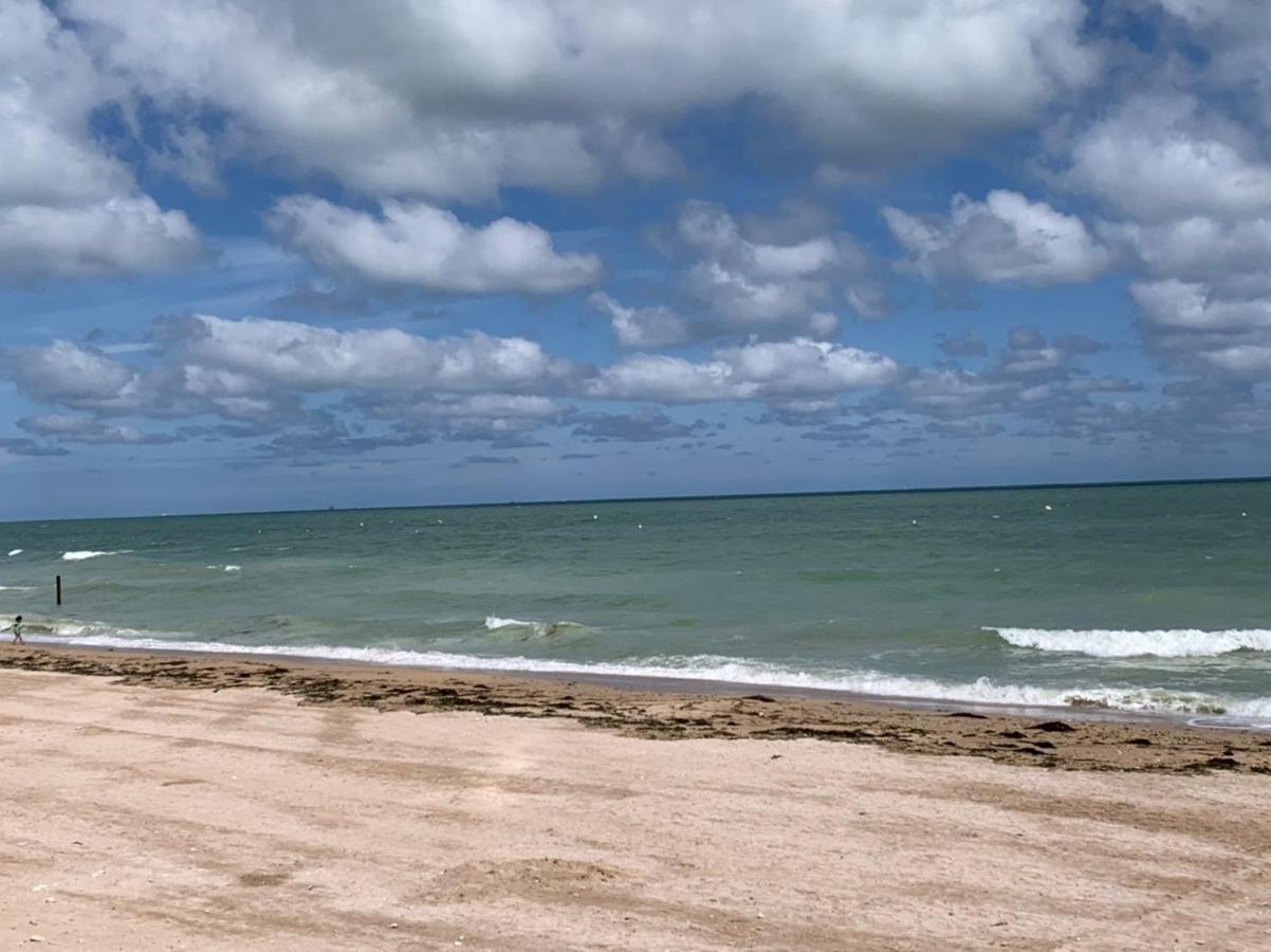 Saint-Aubin-Sur-Mer: Bel Appartement Traversant Esterno foto